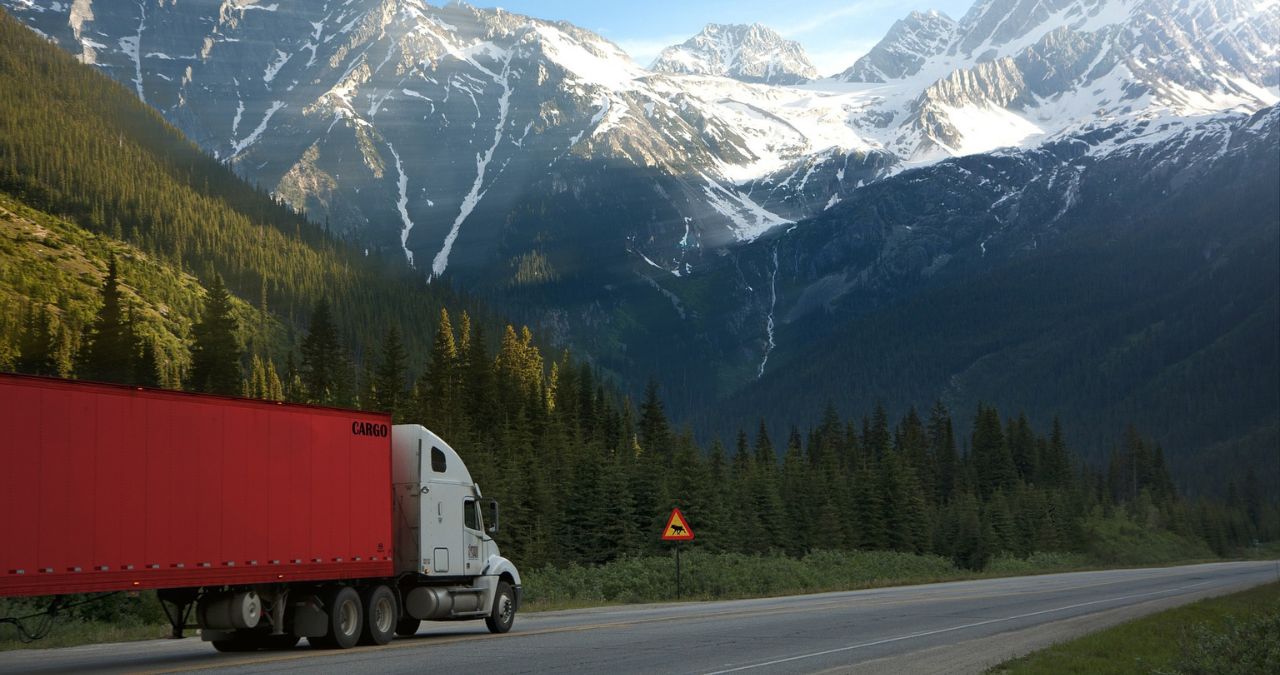What Is the Difference Between Long Haul and Regional Trucking Routes?